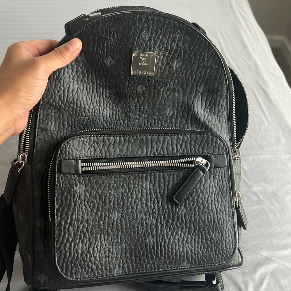 MCM MINI BOOK BAG used only twice lost bag it goes in $600 or OBO